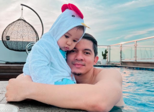 Dijuluki Hot Daddy, Intip 7 Potret Irwansyah Saat Momong Anak