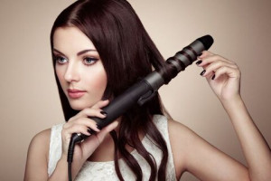 Mau Rambut Sehat Walau Sering Dicatok? Lakukan 7 Cara Ini!