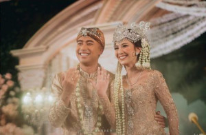 Tampil Anggun, Potret Sheila Dara Dalam Rangkaian Prosesi Pernikahan