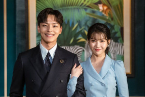 Deretan Aktor Korea yang Jadi Lawan Main IU dalam K-Drama