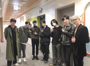 GOT7 Rayakan Anniversary ke-8, Semua Member Kompak Live Instagram