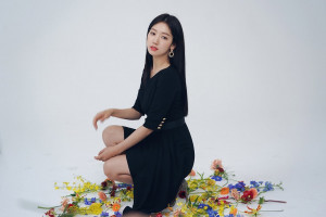 Tampil Trendi, Yuk Tiru Outfit ala Park Shin Hye!