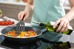 Cegah Kolesterol, 6 Pilihan Minyak Goreng Sehat dan Aman Dikonsumsi