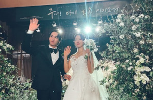 Suasana Pernikahan Park Shin Hye dan Choi Tae Joon