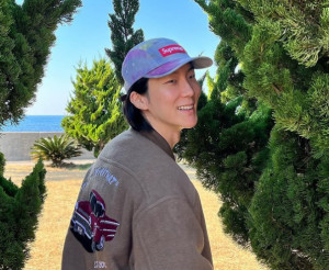 Susul Member iKON, Seunghoon Winner Dinyatakan Positif Covid-19