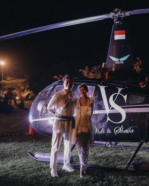 Megah, Vidi Aldiano dan Sheila Dara Naik Helikopter ke Acara Ngunduh Mantu