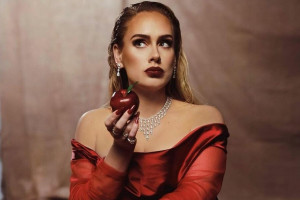 Jadwal Konser Ditunda, Adele Diprotes Penggemar