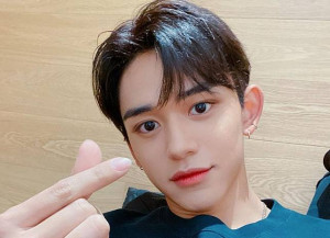 Ulang Tahun Ke-23! 5 Fakta Lucas WayV yang Masih Vakum