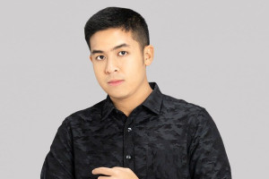 Outfit Serbahitam ala Jerome Polin, dari Gaya Kasual hingga Formal