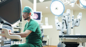 Robotic Surgery Maju Pesat, RS Bunda Fokus Tingkatkan Kapabilitas Dokter Ahli