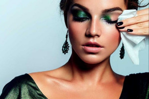 Jangan Sampai Salah! Ini 5 Langkah Tepat Bersihkan Makeup