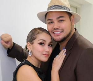 Ivan Gunawan Dampingi Ayu Ting Ting di Nikahan Sang Adik, Warganet Nyuruh Nyusul