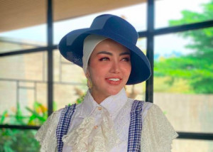 Unggah Foto di Kolam Renang, Penampilan Bella Shofie Jadi Sorotan