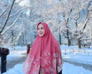 Dianggap Normalisasi KDRT, Ceramah Oki Setiana Dewi Tuai Kritikan