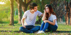 Tips Hadapi Pasangan Bipolar, Isu Gangguan Mental dalam Film "Kukira Kau Rumah"