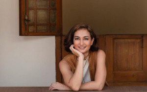 Dua Kali Tes PCR dalam Sehari, Begini Cerita Atiqah Hasiholan Mengenai Hasilnya