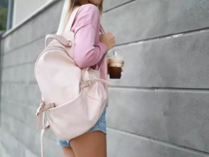 Buat Tampilan Makin Modis, 5 Jenis Tas yang Wajib Perempuan Punya