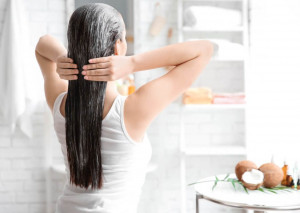Bantu Nutrisi Rambut, Yuk Coba Hair Mask dari Bahan Alami Ini!
