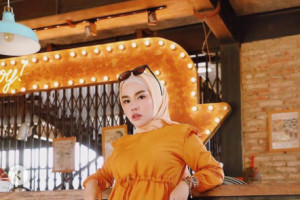 Kini Kembali Berhijab, Medina Zein Akui Khilaf karena Stres