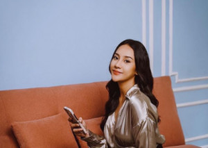 Tersebar Foto Anya Geraldine Bersama Seorang Pria, Netizen: Paling Mau Iklan