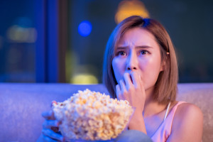 Nyesek tapi Bermakna! Ini 7 Rekomendasi Film tentang Jagain Jodoh Orang