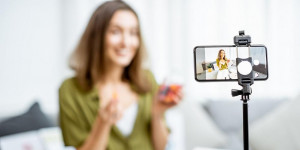 Hanya Bermodal Smartphone, Ini Tips Bikin Konten Media Sosial Semakin Stand Out