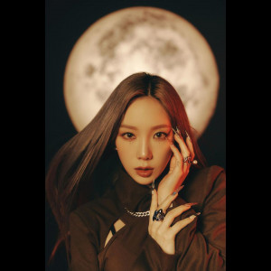 Rilis Album ke-3 "INVU", Taeyeon Jadi Role Model Para Juniornya