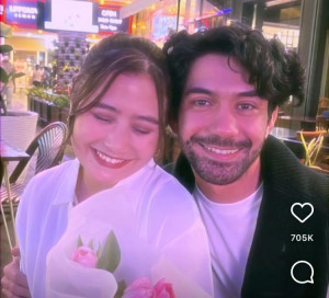 Rayakan Hari Kasih Sayang, Reza Rahadian Beri Prilly Latuconsina Bunga