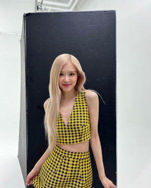 Debut Solo "On The Ground", Intip Perjalanan Karir Rose Blackpink