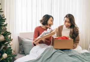 Tunjukan Kasih Sayang ke Bestie, 8 Ide Kado Valentine untuk Sahabat