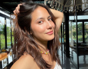 Jadi Pemeran "Sri Asih", Intip 5 Inspirasi Outfit Olahraga Pevita Pearce