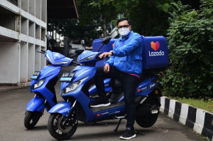 Ramah Lingkungan, Lazada x Smoot Hadirkan Armada Pengiriman Berbasis Listrik