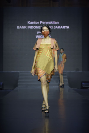 Desainer Wignyo Rancang Sustainable Fashion di Jakarta Fashion Trend 2022