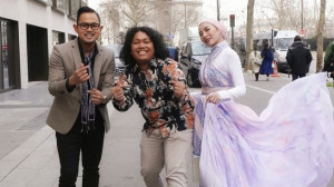 From Priok to Paris! Komika Marshel Widianto Bangga Wajahnya Mejeng di Paris