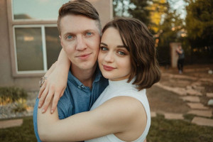 Dua Tahun Pacaran, Bintang “The Kissing Booth” Joey King Dilamar Steven Piet