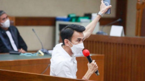 Surat Penetapan Tanggal Belum Keluar, Sidang Pembacaan Dakwaan Adam Deni Ditunda