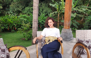 Pergi ke Paris Usia 17 Tahun, Wanda Hamidah: Pakai Uang Sendiri
