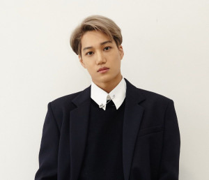 Positif Covid-19, Kai EXO Tunda Seluruh Kegiatan