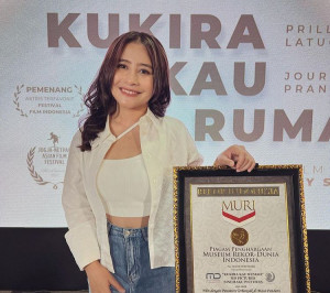 Prilly Latuconsina Bangga, Film ‘Kukira Kau Rumah’ Pecahkan Rekor MURI
