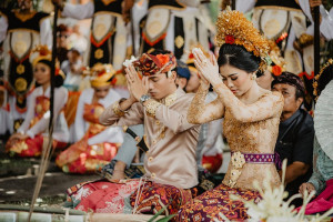 6 Tradisi dan Adat Pernikahan Unik di Indonesia