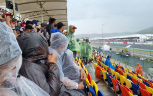 Penonton MotoGP Mandalika 2022 Tinggalkan Sampah, Curhatan Petugas Kebersihan Tuai Sorotan