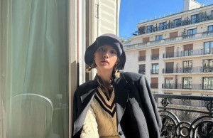 Masuki Musim Hujan, Intip Ide Outfit ala K-pop dari MUSINSA