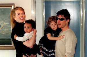 Angelina Jolie hingga Sandra Bullock, 5 Artis Hollywood Pilih Adopsi Anak