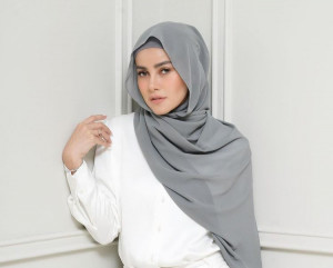 Pamer Kedekatan dengan Reza Rahadian, Olla Ramlan Sangkal Bikin Cemburu Mantan Suami