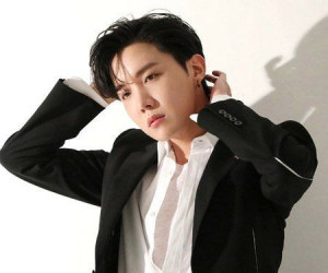 J-Hope Kejutkan ARMY dengan Album Solonya Bertajuk "Jack in The Box"