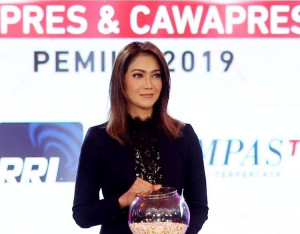 Sang Ayah Meninggal Dunia, Presenter Ira Koesno Imbau Tak Remehkan Covid-19