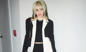Jelang Grammy Awards 2022, Miley Cyrus Dikabarkan Positif Covid-19
