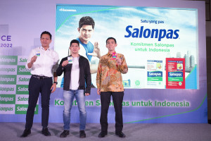 Dukung Produktivitas Anak Muda, Salonpas Tunjuk Iko Uwais Jadi Brand Ambassador
