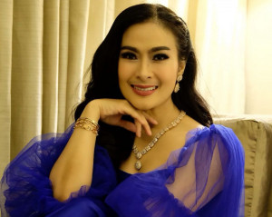 Alami Kerugian Besar, Iis Dahlia Akui Pernah Jadi Korban Trading