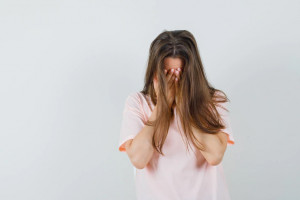 Mengenal Apa Itu Impostor Syndrome hingga Cara Menanganinya